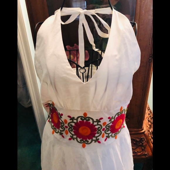 Stunning sundress!White W/Orange roses!Delightful! - Picture 3 of 5